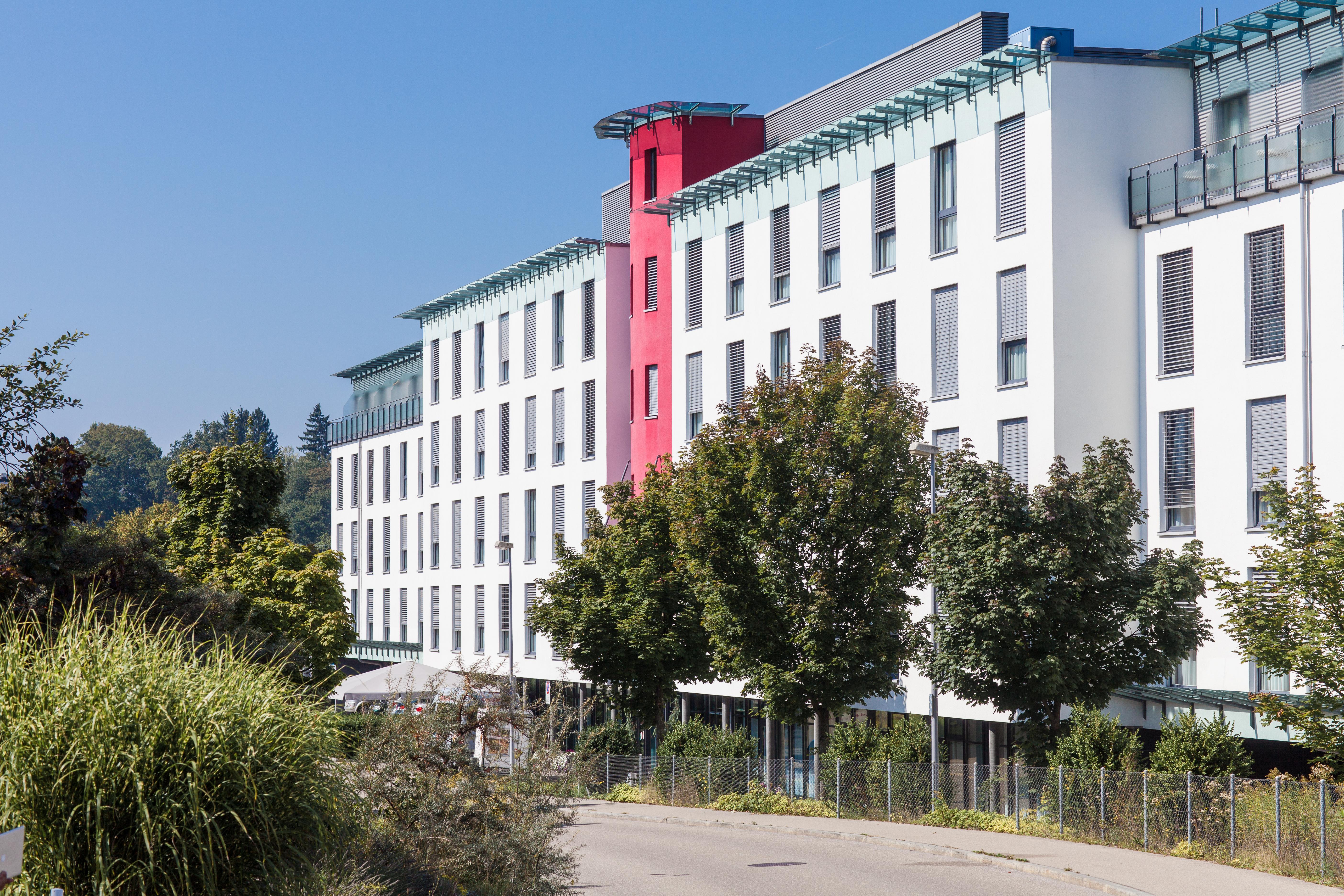 Hotel Allegra Lodge Клотен Экстерьер фото