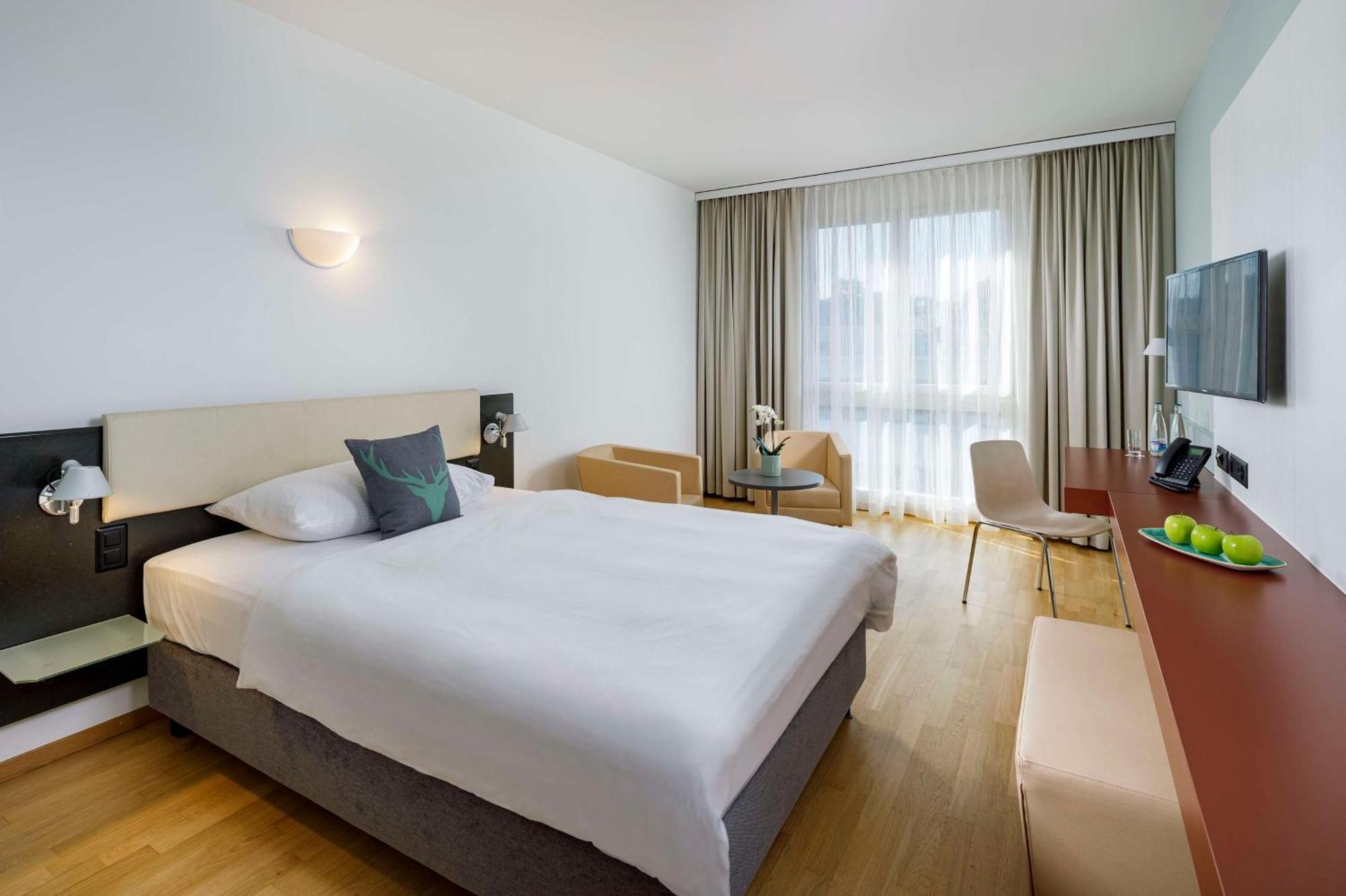Hotel Allegra Lodge Клотен Экстерьер фото