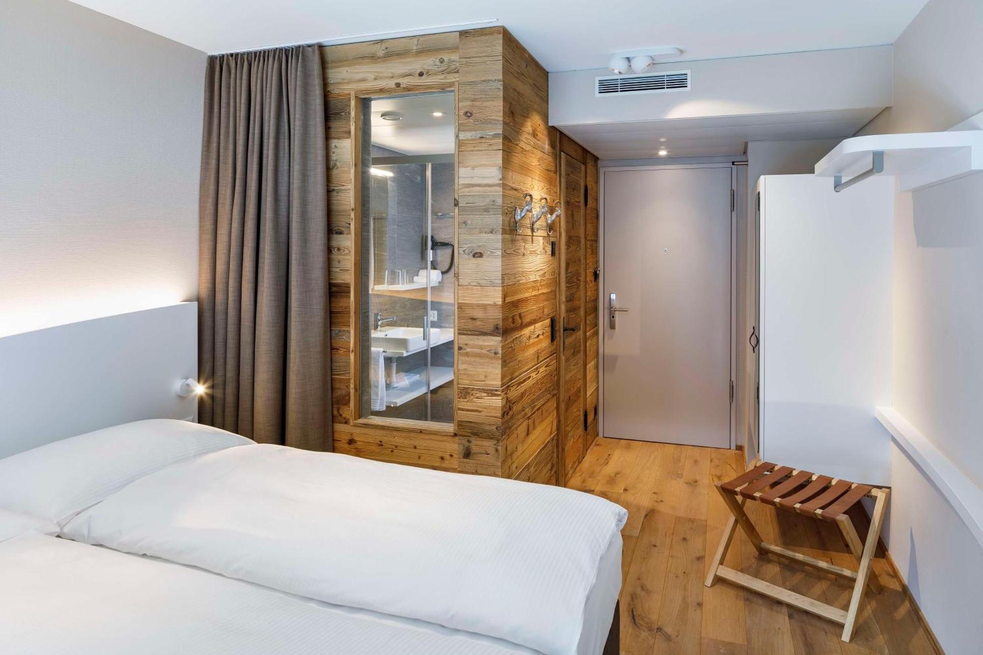 Hotel Allegra Lodge Клотен Экстерьер фото