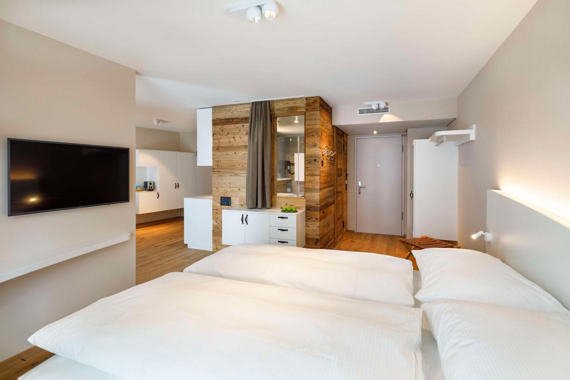 Hotel Allegra Lodge Клотен Экстерьер фото